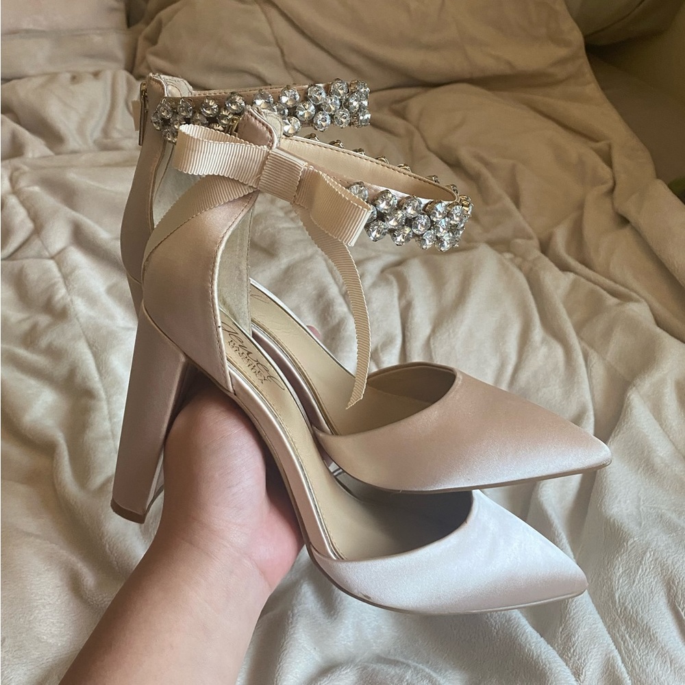 CHAMPAGNE PINK BOW EMBELLISHED HEELS